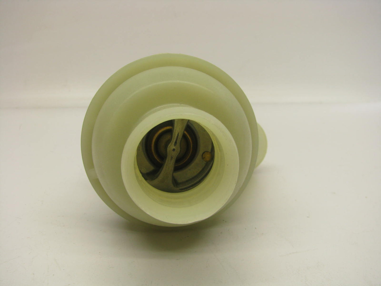 NEW - Out Of Box MOTORAD 439-180 Engine Coolant Thermostat & Housing