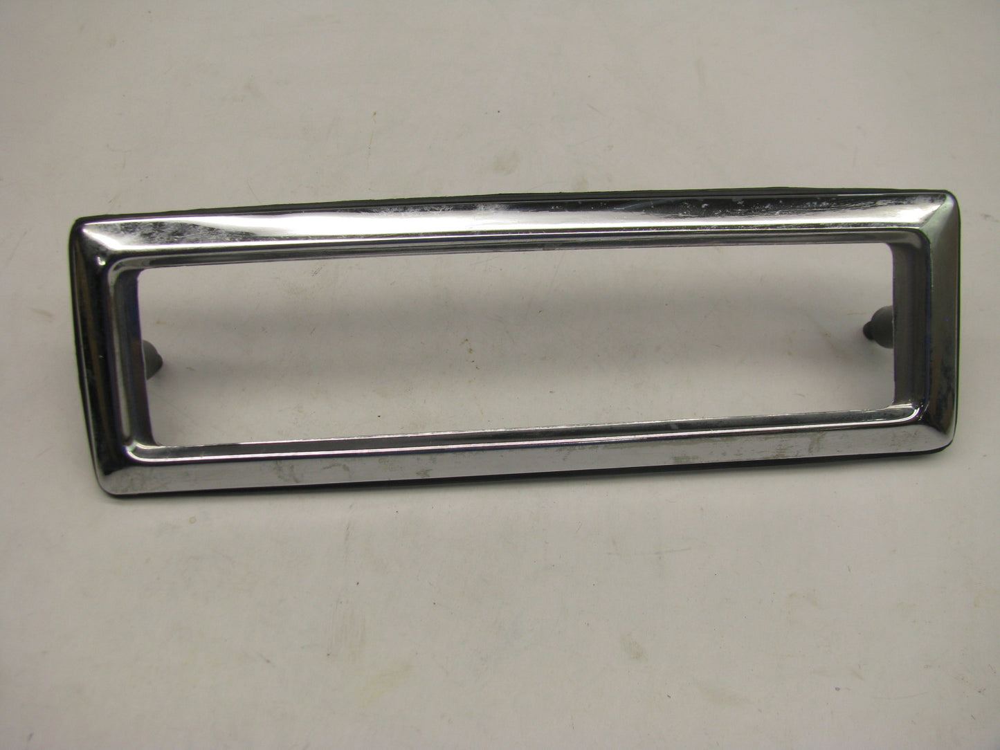 NEW - OUT OF BOX OEM 4399056 Front Right Corner Lamp Bezel For Mopar