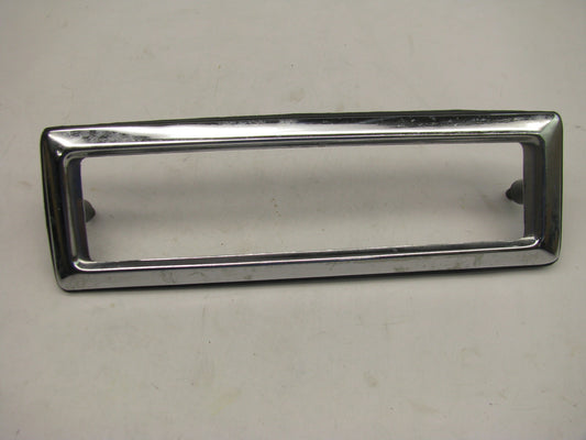 NEW - OUT OF BOX OEM 4399056 Front Right Corner Lamp Bezel For Mopar