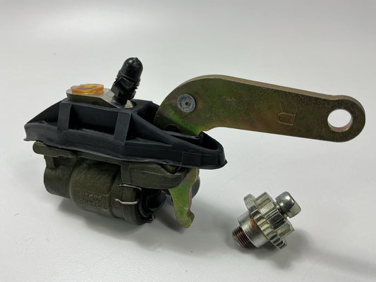 NEW UNBOXED Genuine OEM Tokico Rear Left Drum Brake Wheel Cylinder For Datsun