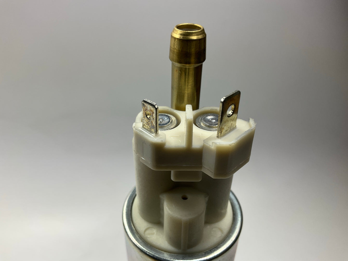 NEW - OUT OF BOX - GENUINE Walbro 4500270 Electric Fuel Pump 46 PSI 18GPH