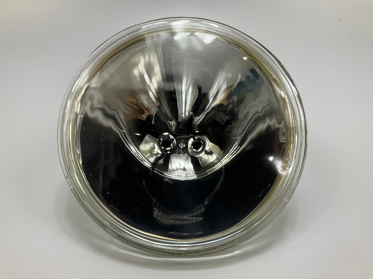 Wagner 4537-3 100-watt Sealed-beam PAR46 Aircraft Landing & Spot Light Bulb 4537