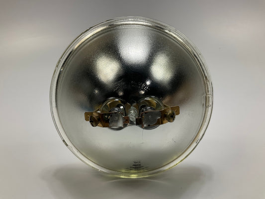 Wagner 4537-3 100-watt Sealed-beam PAR46 Aircraft Landing & Spot Light Bulb 4537