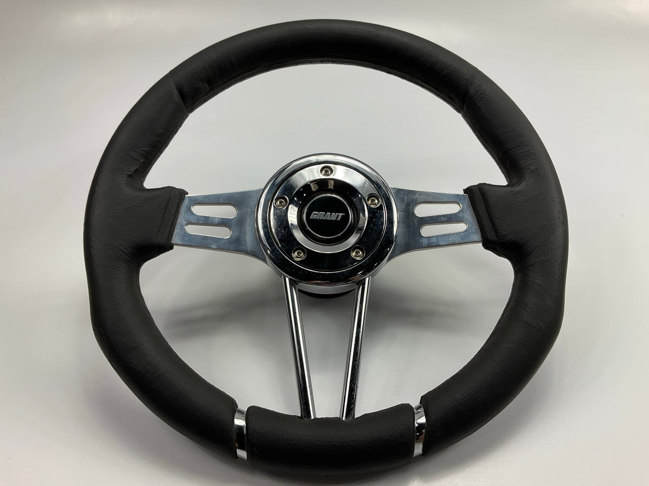 COSMETIC DAMAGE, ACTUAL ITEM SHOWN - Grant 457 13-3/4'' Club Sport Steering Wheel