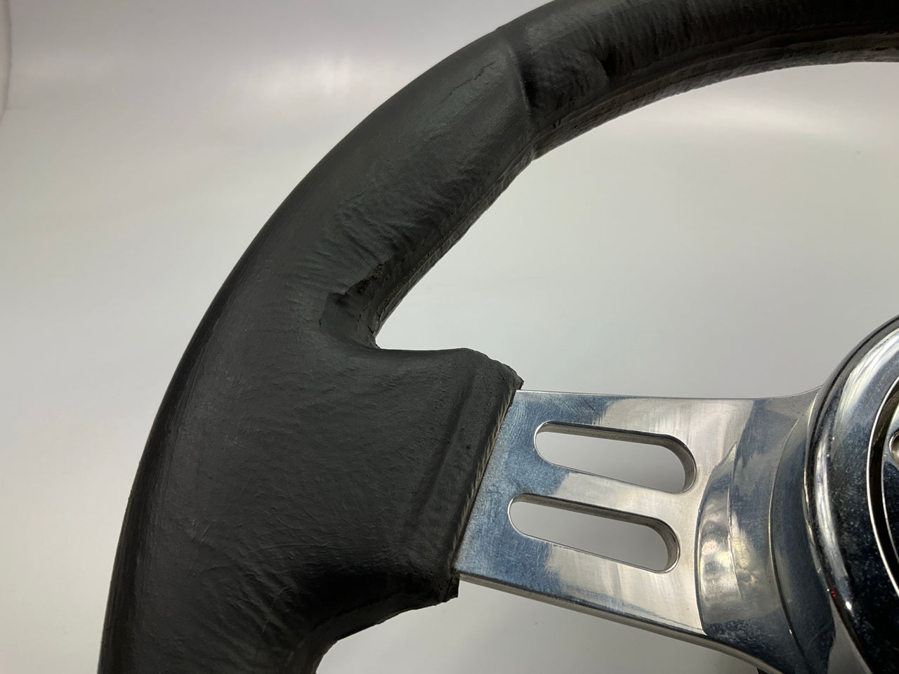 COSMETIC DAMAGE, ACTUAL ITEM SHOWN - Grant 457 13-3/4'' Club Sport Steering Wheel