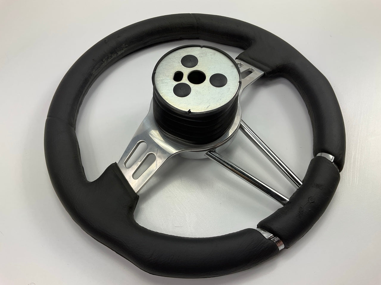 COSMETIC DAMAGE, ACTUAL ITEM SHOWN - Grant 457 13-3/4'' Club Sport Steering Wheel
