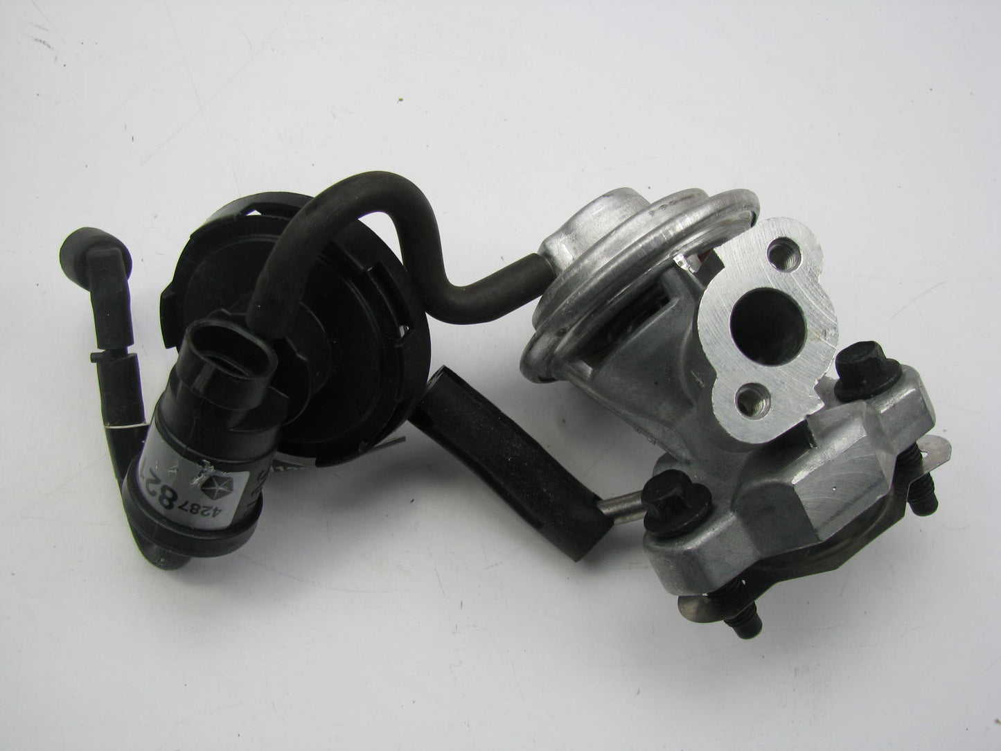 NEW - OUT OF BOX 4591362 EGR Valve 1996-1997 Stratus & Breeze 2.0L-L4