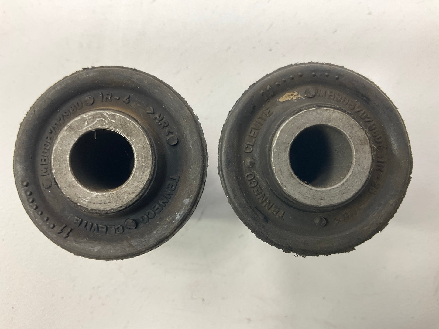 (2) Unboxed 45G1164 Rear Upper Suspension Control Arm Bushings