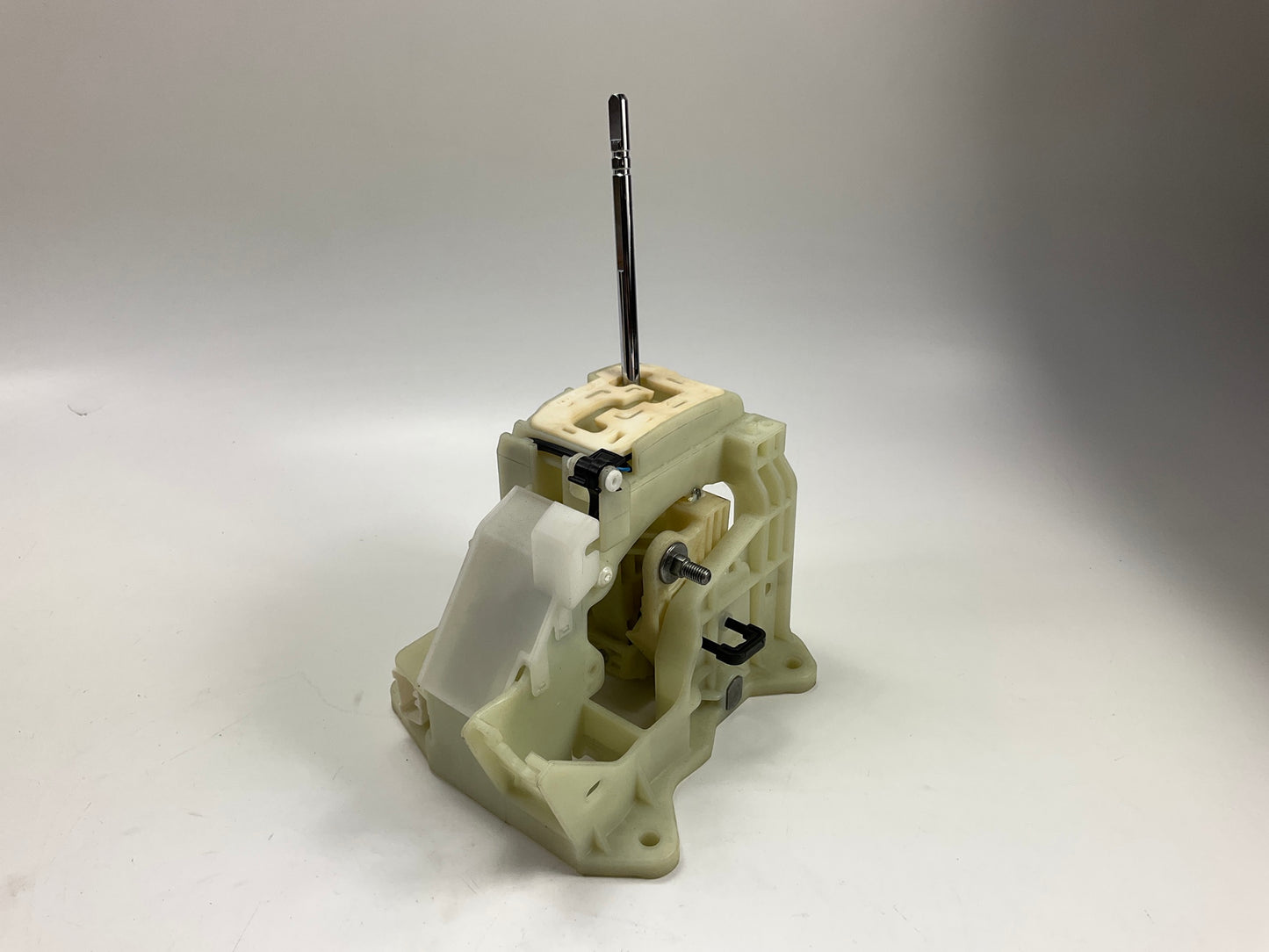 NEW UNBOXED OEM 46700-2J010 Automatic Shifter For 2009 Kia Borrego