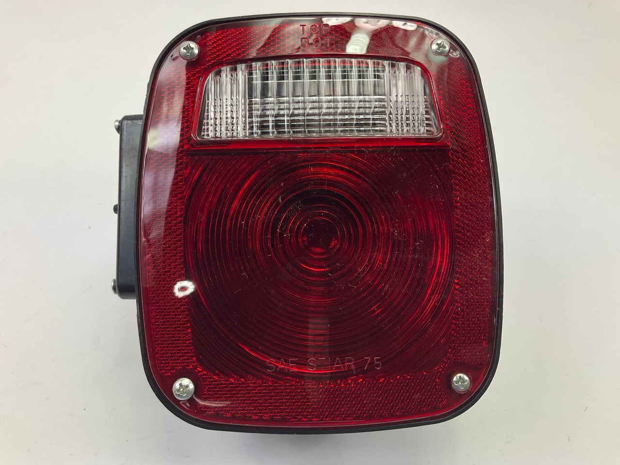 New Unboxed 467708-C91 Box Truck / Trailer Tail Light Lamp, 3 Stud, Replace 4016