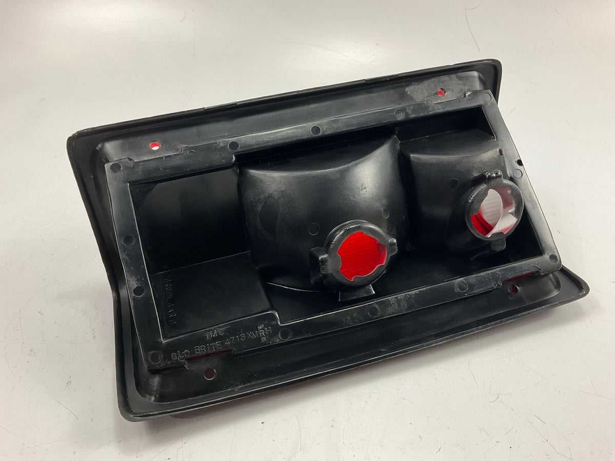 NEW UNBOXED Glo-Brite 4713 Right Tail Light Lamp