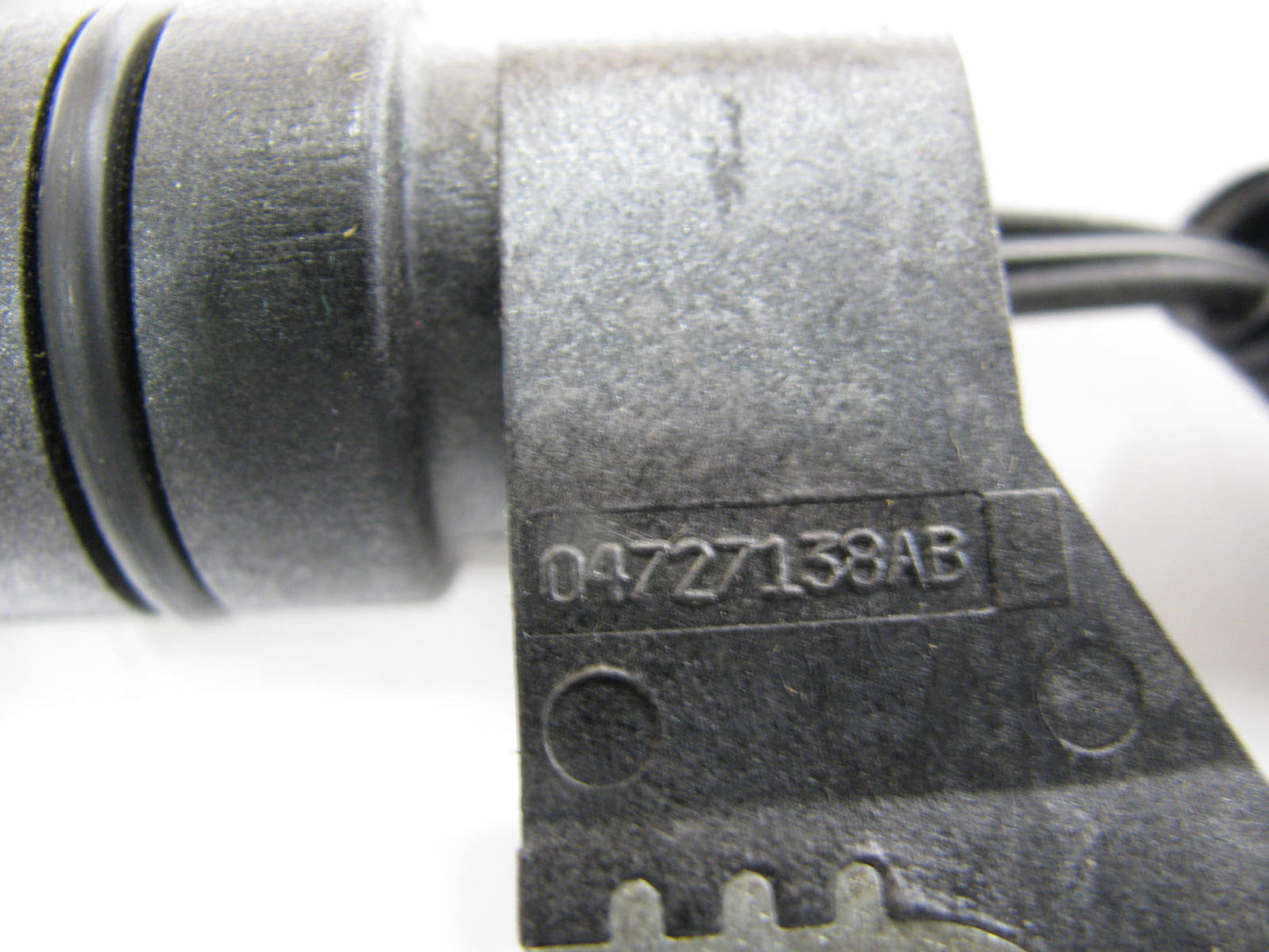 NEW - OUT OF BOX 4727138AB Engine Camshaft Position Sensor 97 3.8L-V6 For Mopar