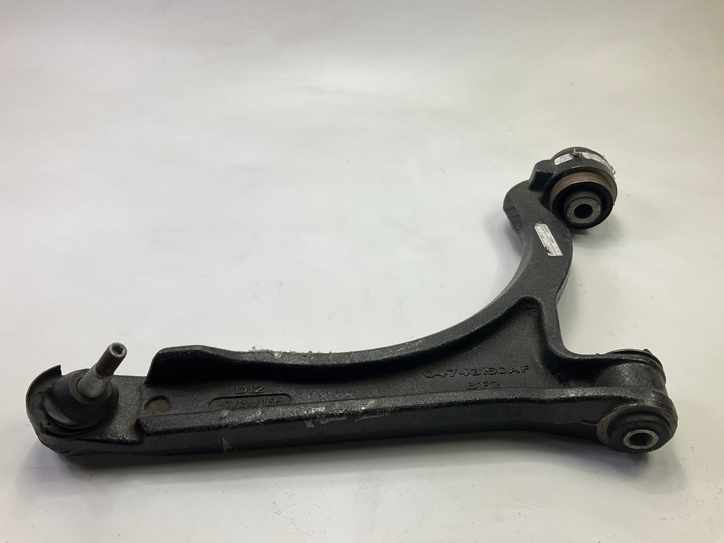 NEW UNBOXED OEM 4743150AF Front Right Lower Control Arm For 04-08 Pacifica