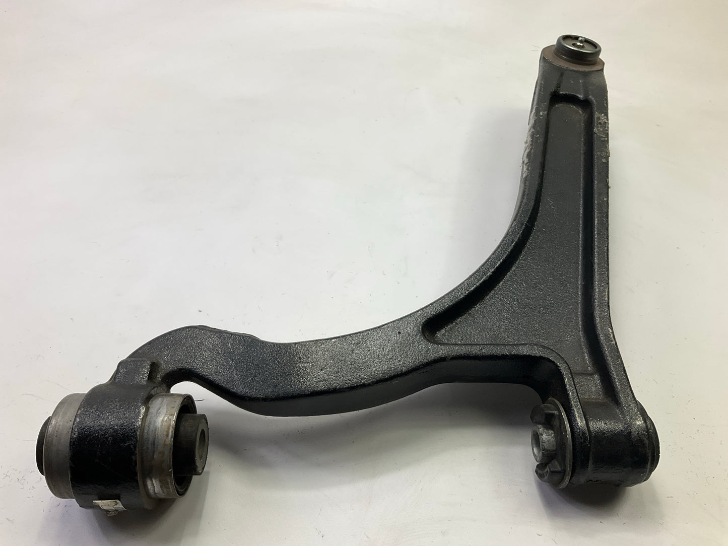NEW UNBOXED OEM 4743150AF Front Right Lower Control Arm For 04-08 Pacifica