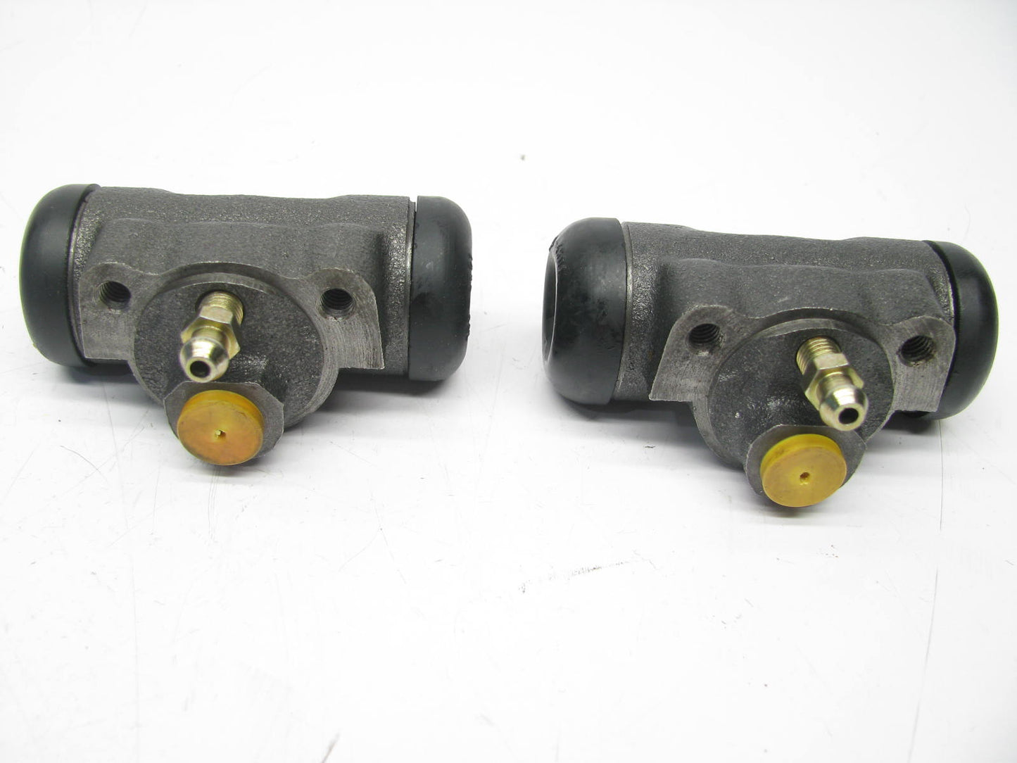 (2) NEW UNBOXED 47550-29105 Drum Brake Wheel Cylinders For 71-74 Corolla, Celica
