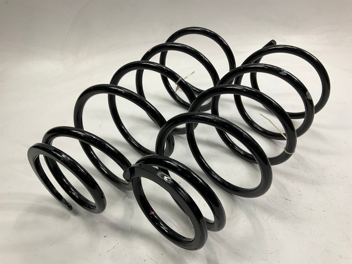 (2) NEW OEM UNTAGGED Toyota 48131-AE011 Front Coil Spring - 98-03 Toyota Sienna