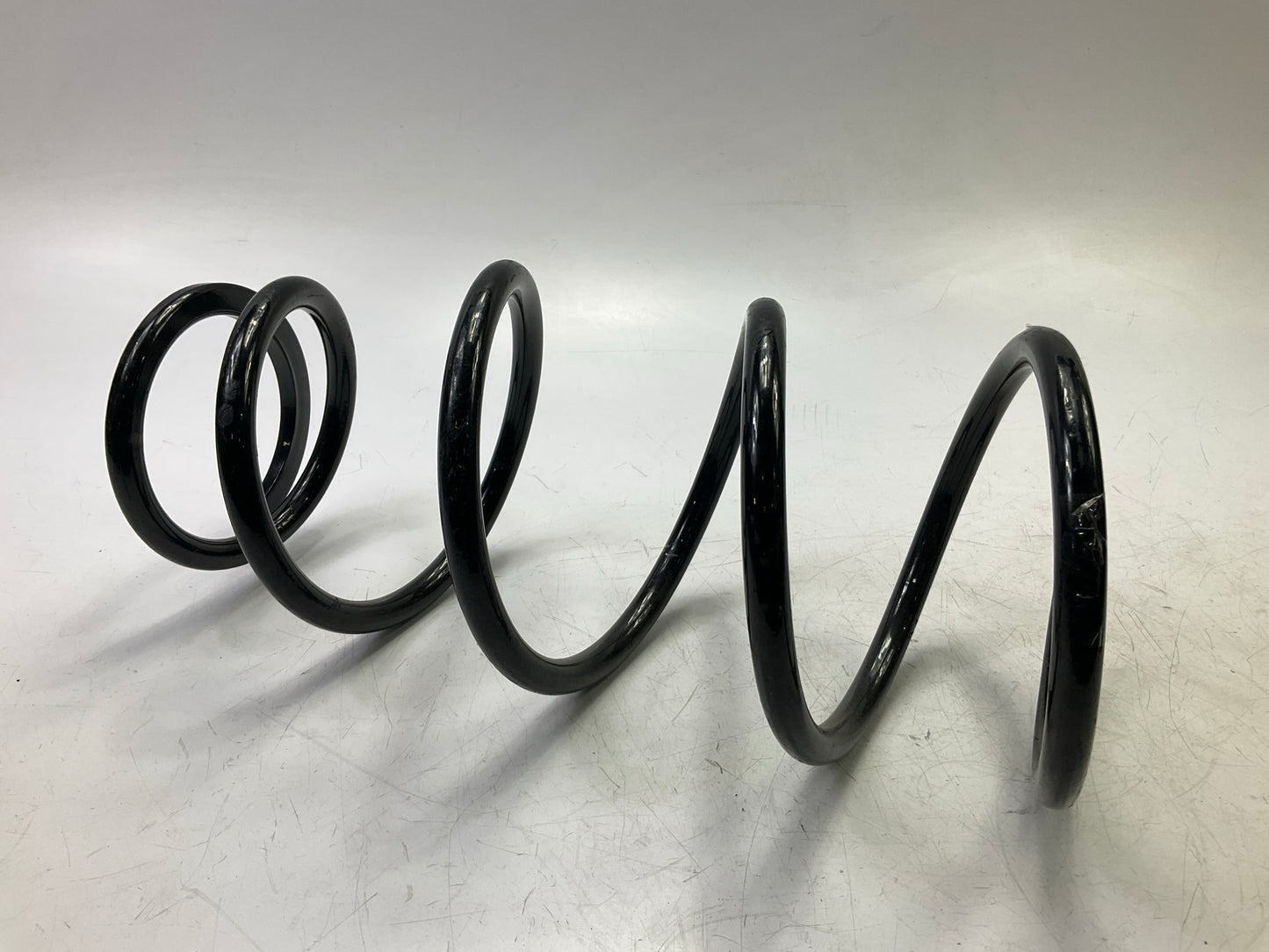 NEW UNTAGGED OEM Toyota 48131-AE040 Front Coil Spring - 2004-2005 Toyota Sienna