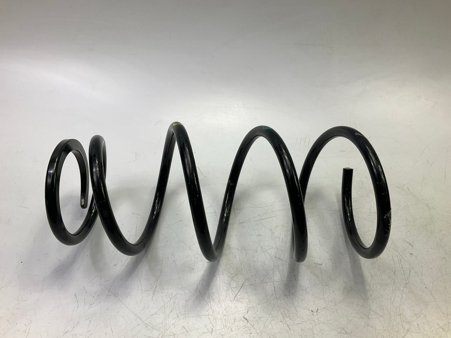 NEW UNTAGGED OEM Toyota 48131-AE040 Front Coil Spring - 2004-2005 Toyota Sienna