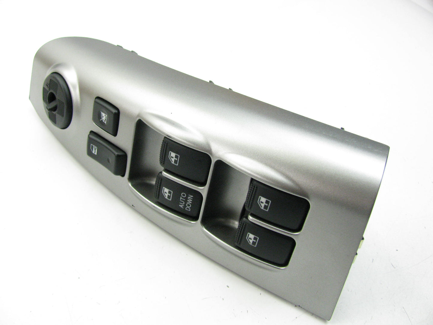 NEW, UNBOXED OEM Front Left Driver's Main Power Window Switch For 05-10 Sportage