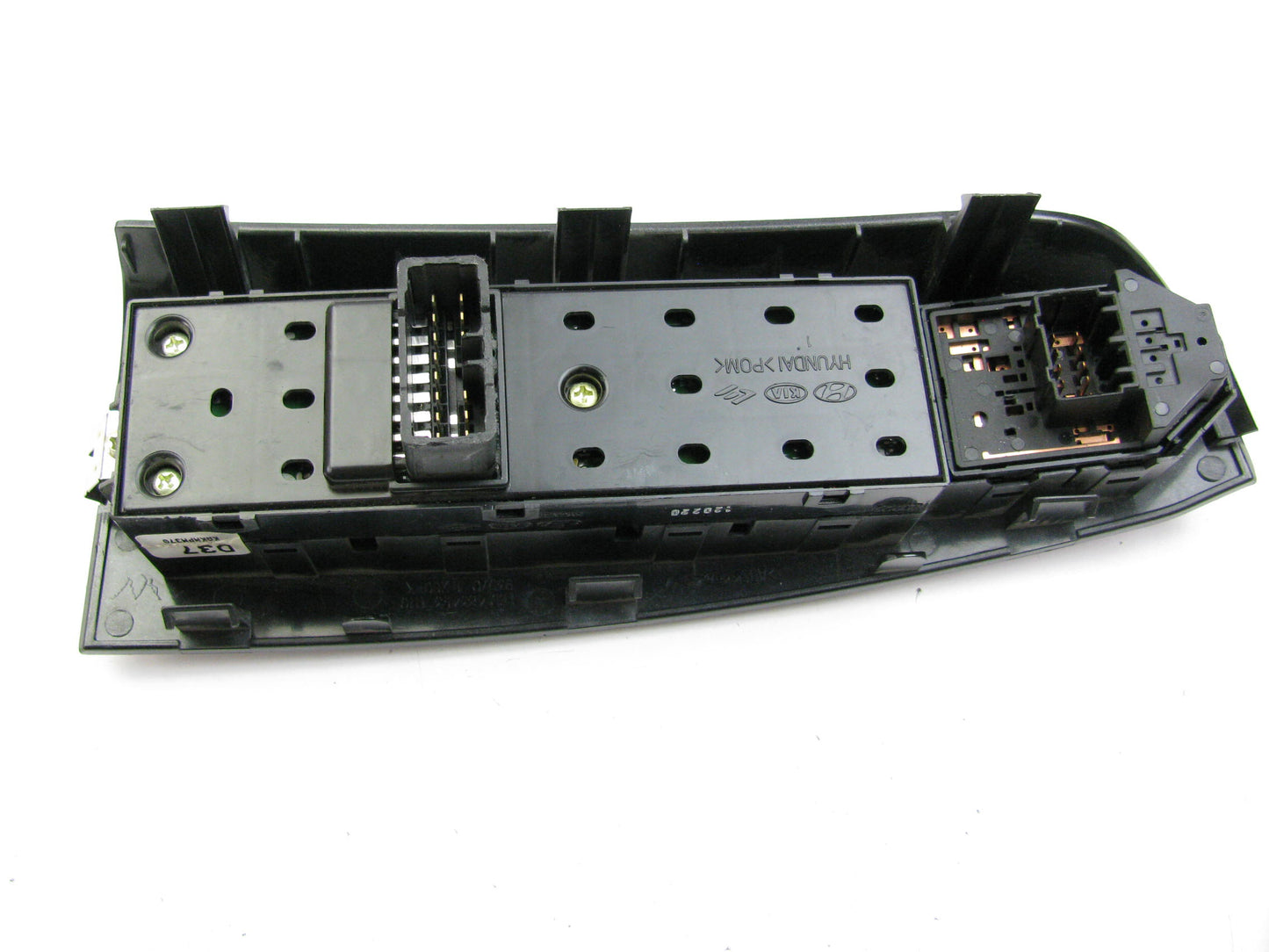 NEW, UNBOXED OEM Front Left Driver's Main Power Window Switch For 05-10 Sportage
