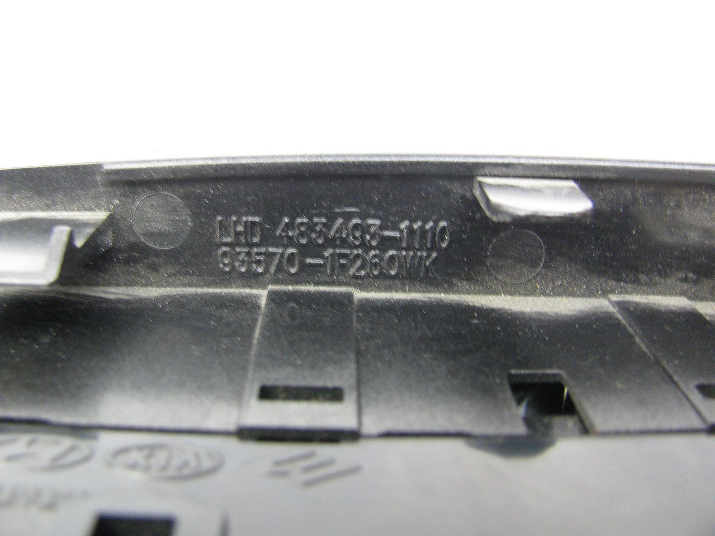 NEW, UNBOXED OEM Front Left Driver's Main Power Window Switch For 05-10 Sportage