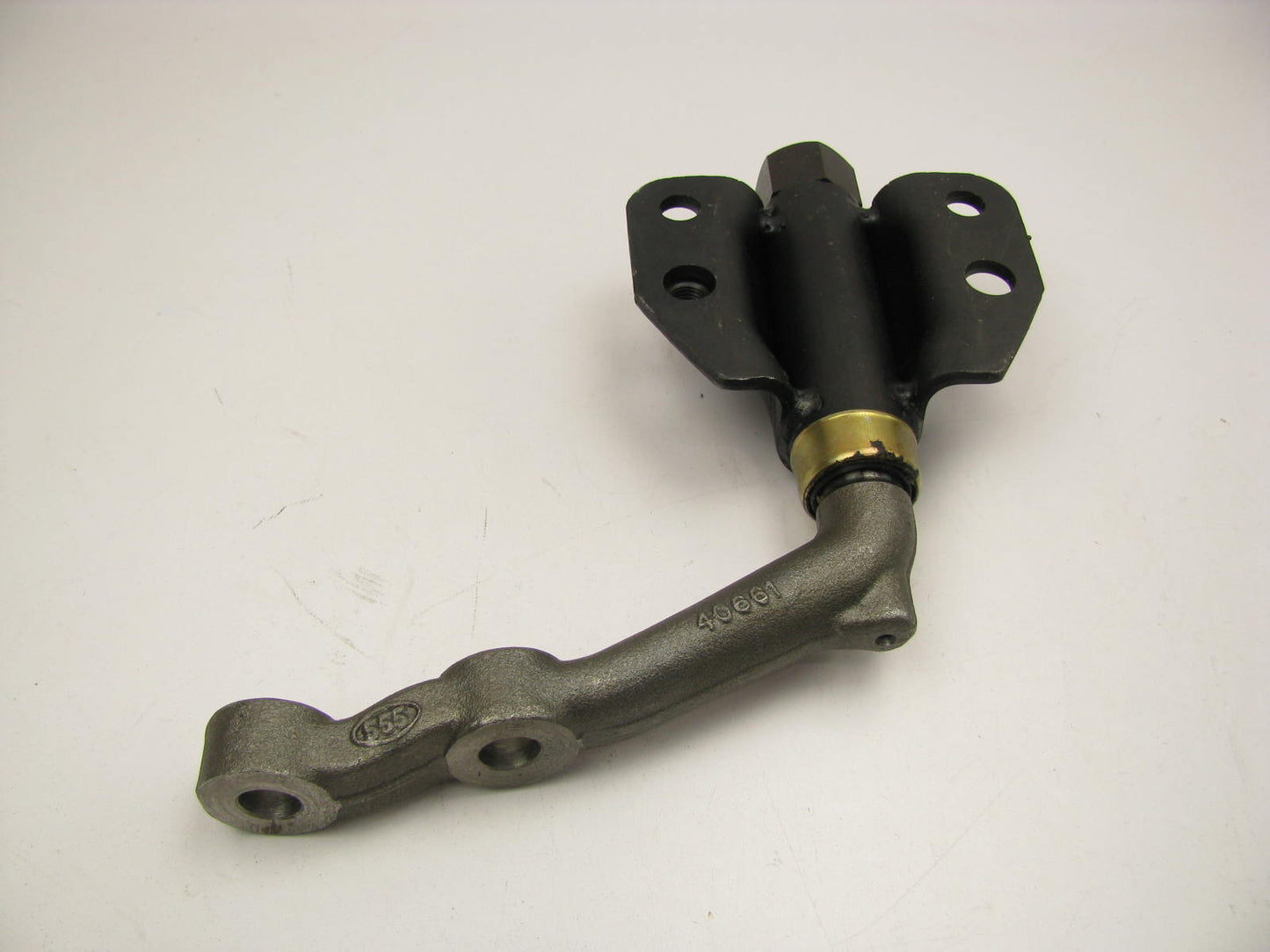 NEW - OUT OF BOX - 48530-B2000 Steering Idler Arm OEM 555