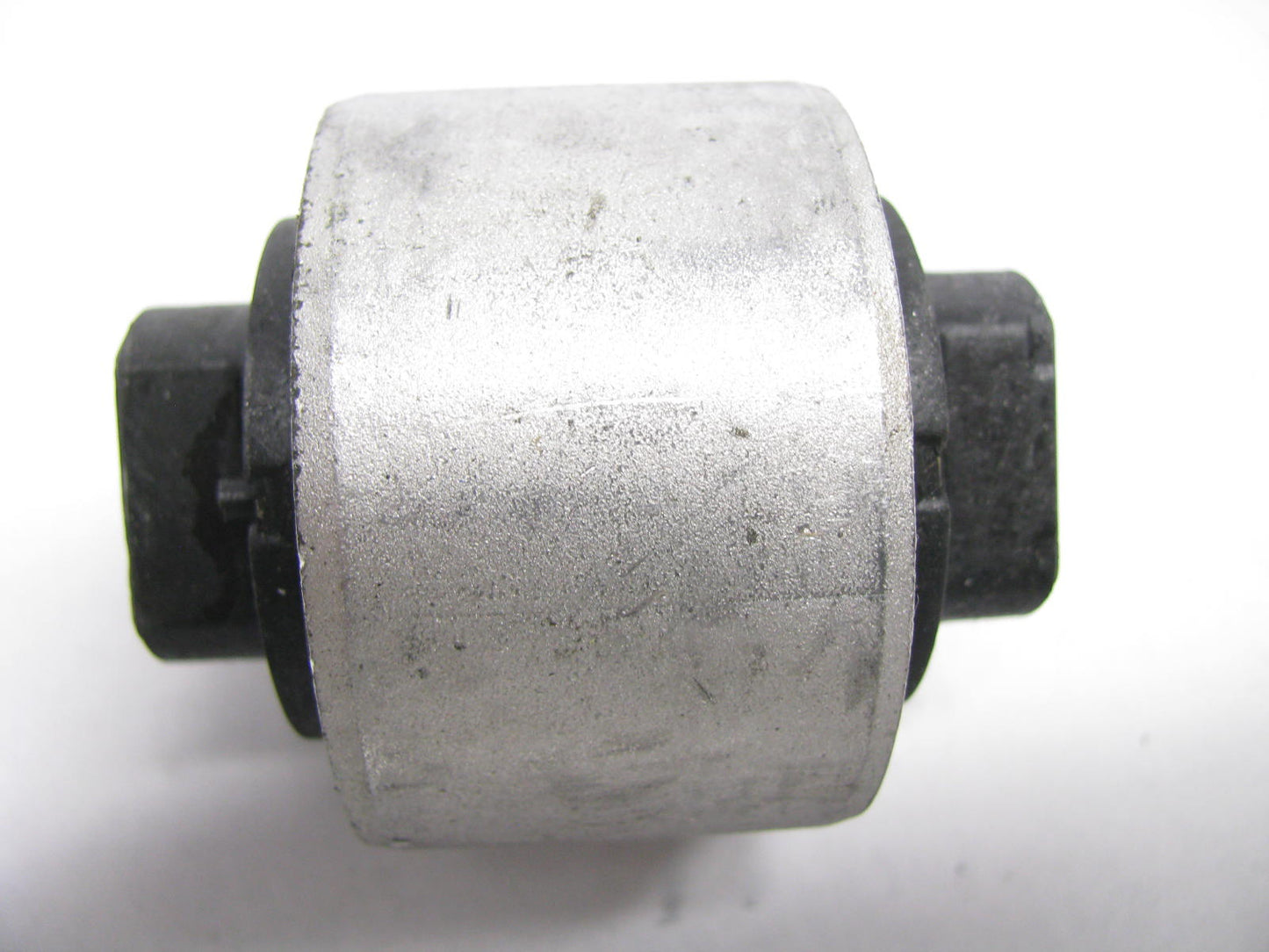 (2) NEW - OUT OF BOX 4D0407182E Front Suspension Lower Control Arm Inner Bushing