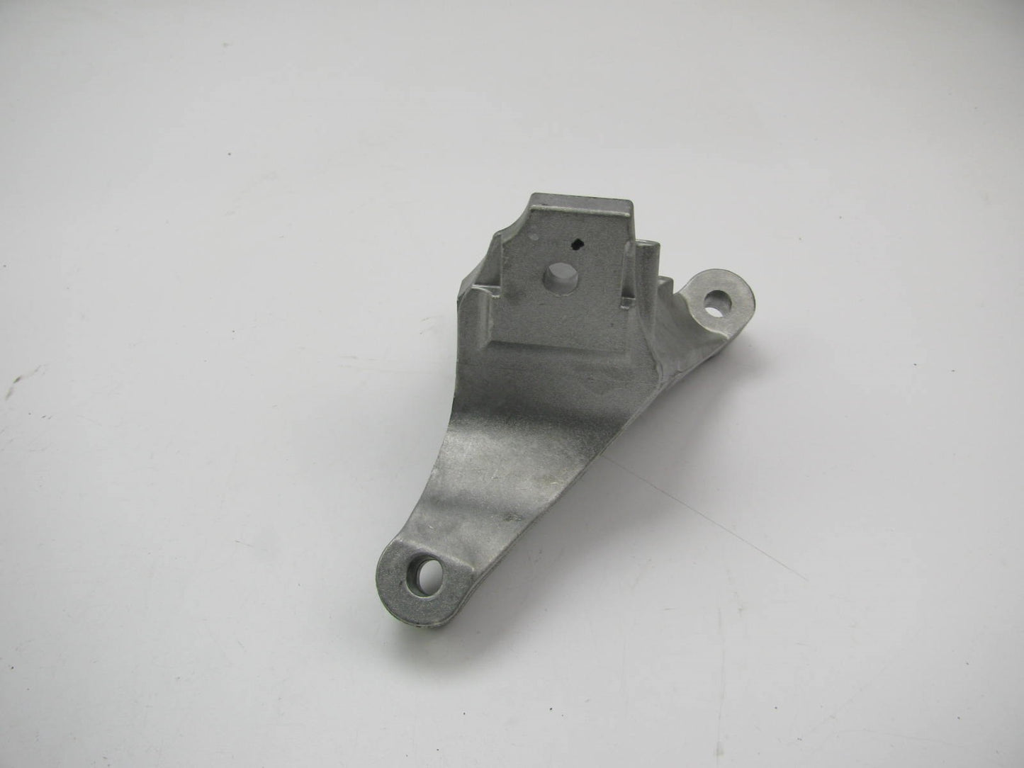 NEW OUT OF BOX Left Side Engine Mount Support Bracket 05-11 Audi A6 Quattro 4.2L