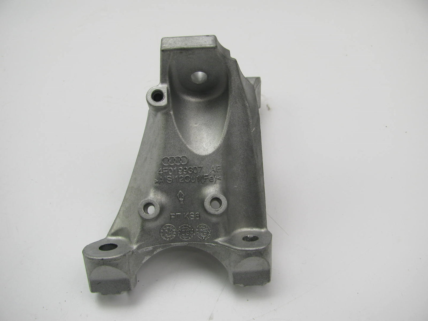 NEW OUT OF BOX Left Side Engine Mount Support Bracket 05-11 Audi A6 Quattro 4.2L