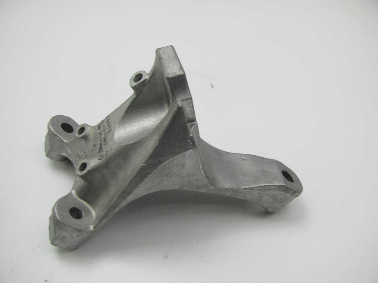 NEW OUT OF BOX Left Side Engine Mount Support Bracket 05-11 Audi A6 Quattro 4.2L