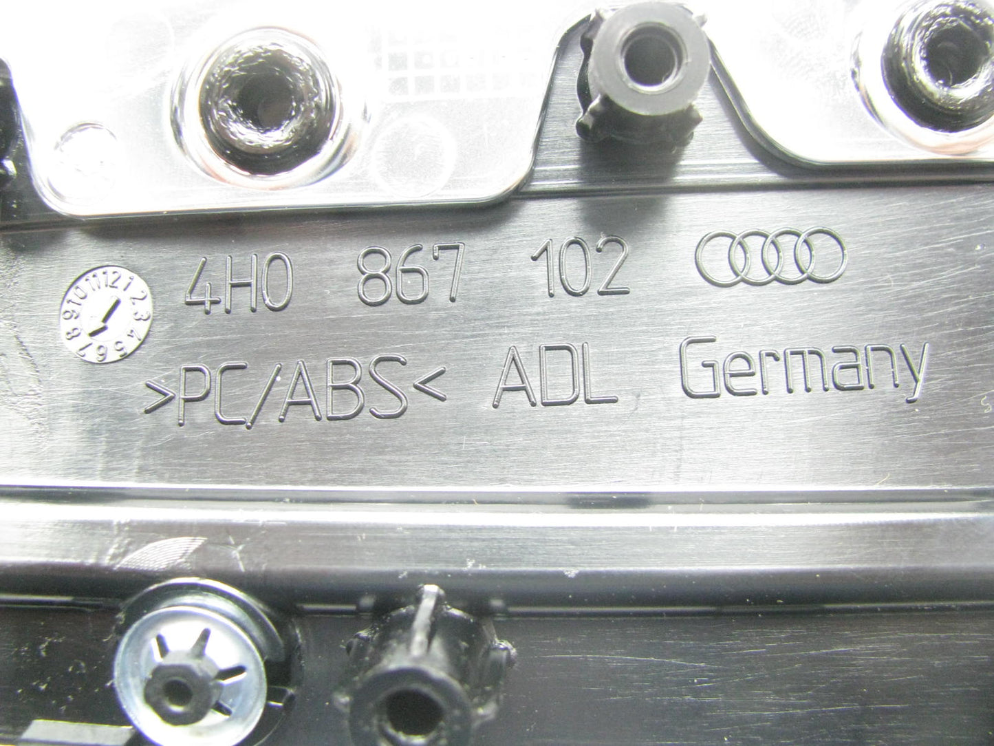 New Out Of Box OEM Front Right Door Handle With Trim Assembly For 11-17 Audi A8
