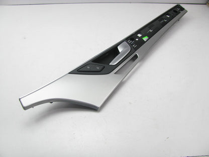 New Out Of Box OEM Front Right Door Handle With Trim Assembly For 11-17 Audi A8