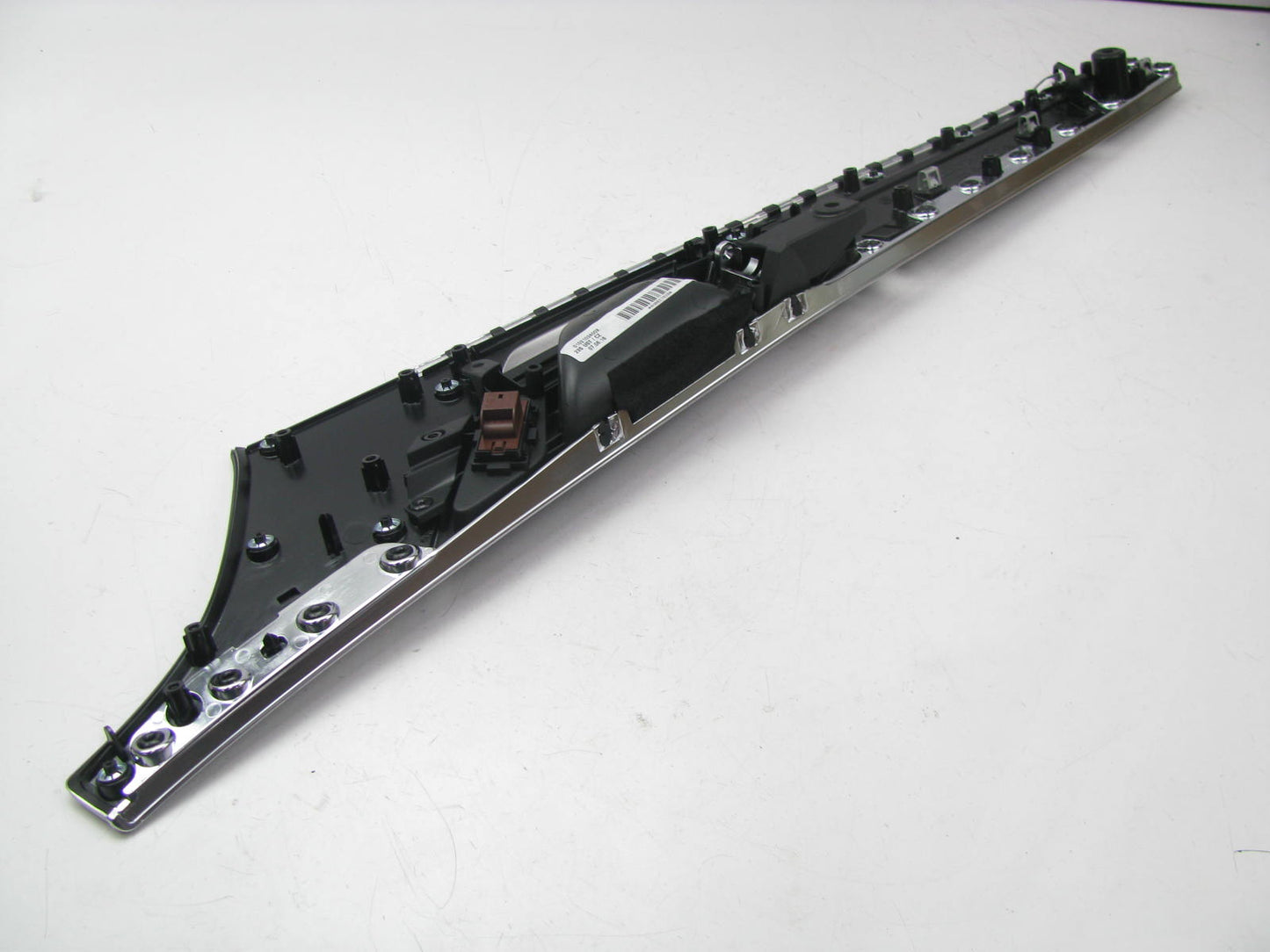 New Out Of Box OEM Front Right Door Handle With Trim Assembly For 11-17 Audi A8