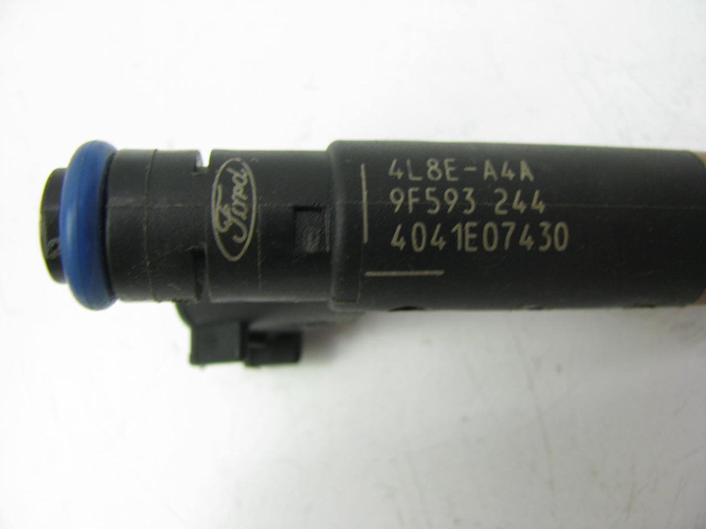 (8) NEW - OUT OF BOX - OEM FORD 4L8E-A4A Fuel Injector