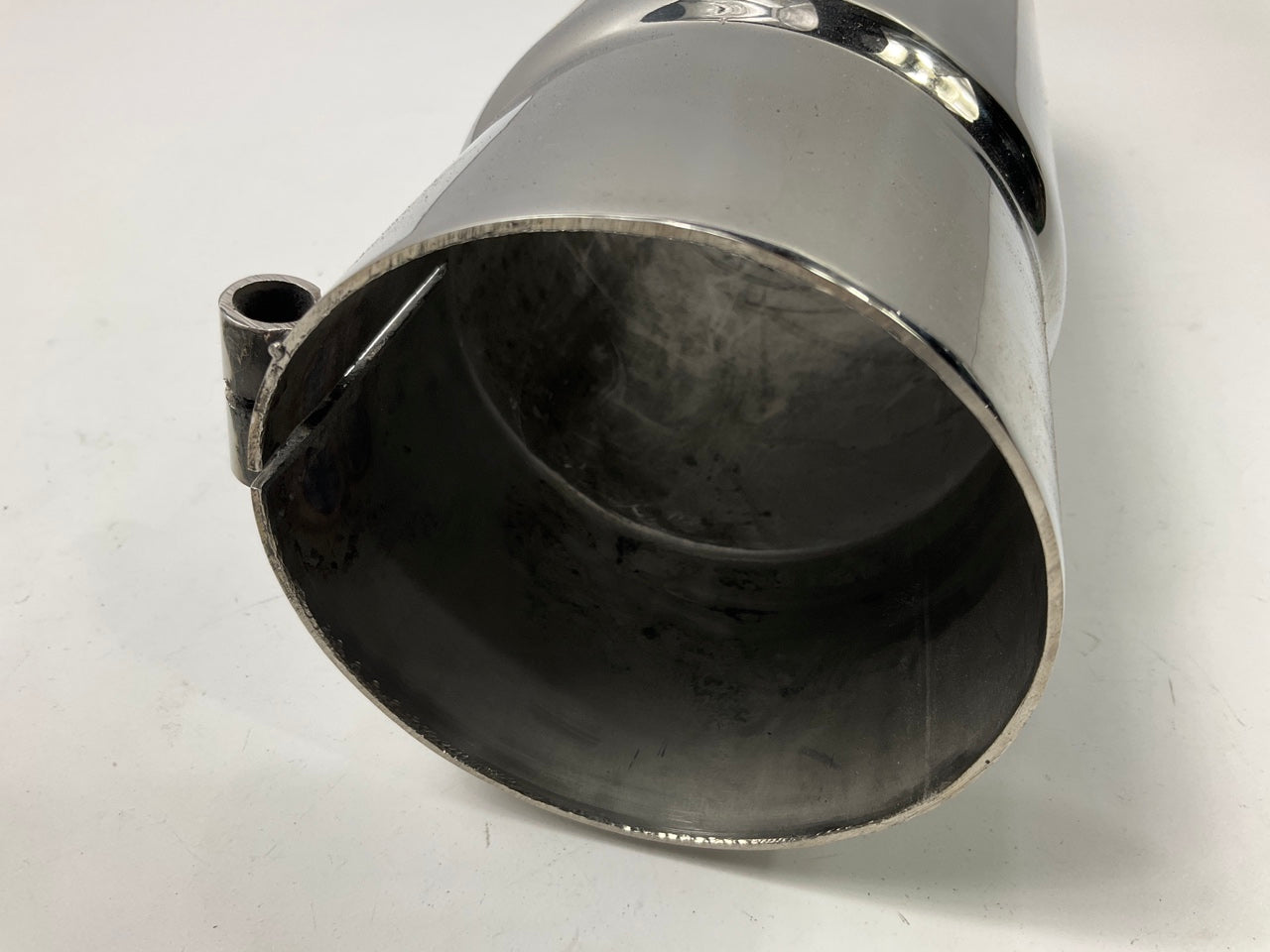 NEW UNBOXED Gibson 500380 Polished Stainless Steel Exhaust Tip, 4'' Out, 3.5'' In.