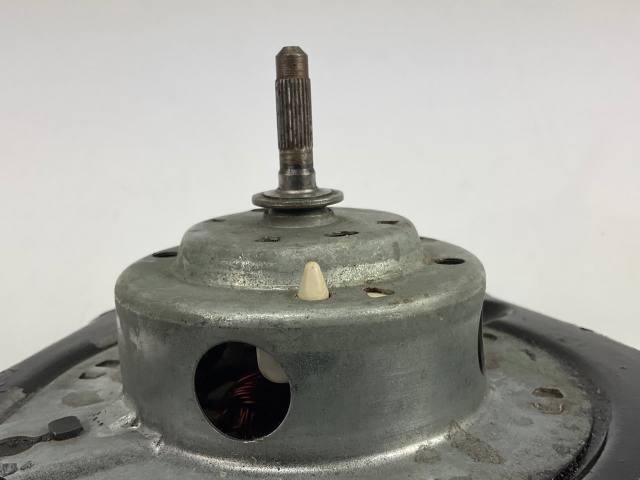 NEW UNBOXED OEM Delco 5049592 Blower Motor W/O Wheel