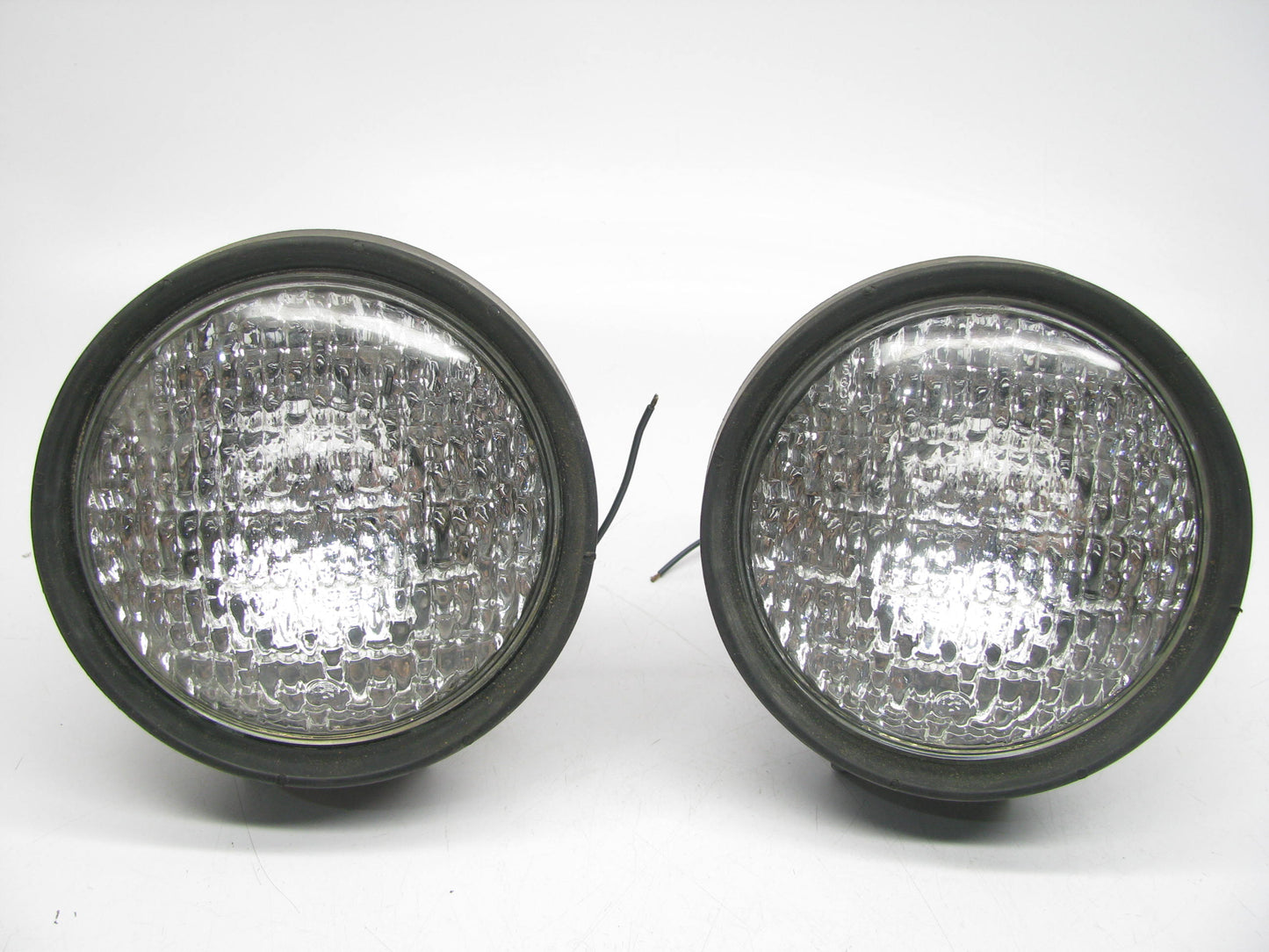 (2) New UNBOXED Peterson Manufacturing  PAR36 Rubber Tractor Aux Lamps Lights