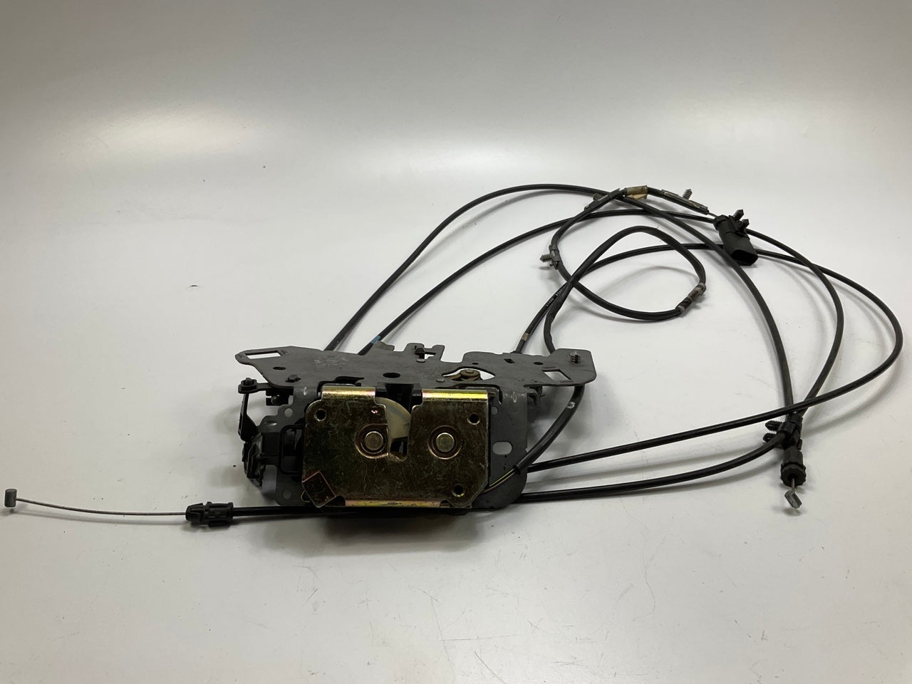NEW - OUT OF BOX - OEM 5093404AD Right Sliding Door Lock Latch W/O Connectors