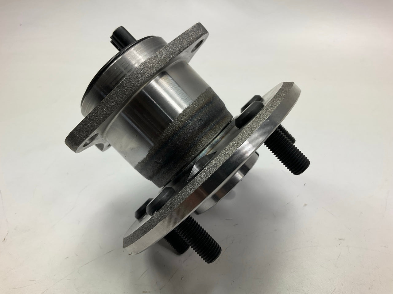 NEW - OUT OF BOX 512207 Rear Right Wheel Bearing And Hub Assembly