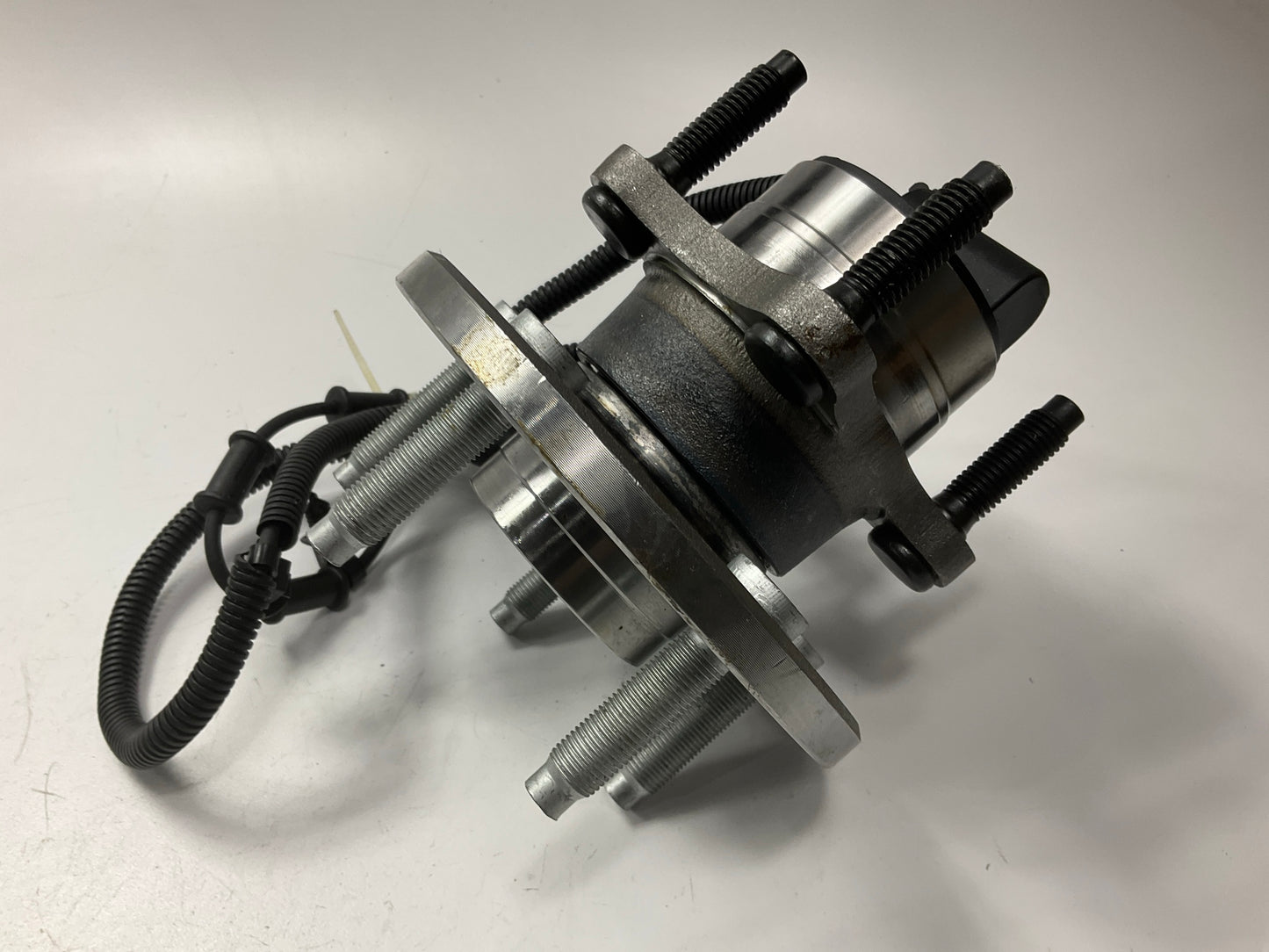 NEW - UNBOXED 512313 Wheel Bearing And Hub Assembly, Rear