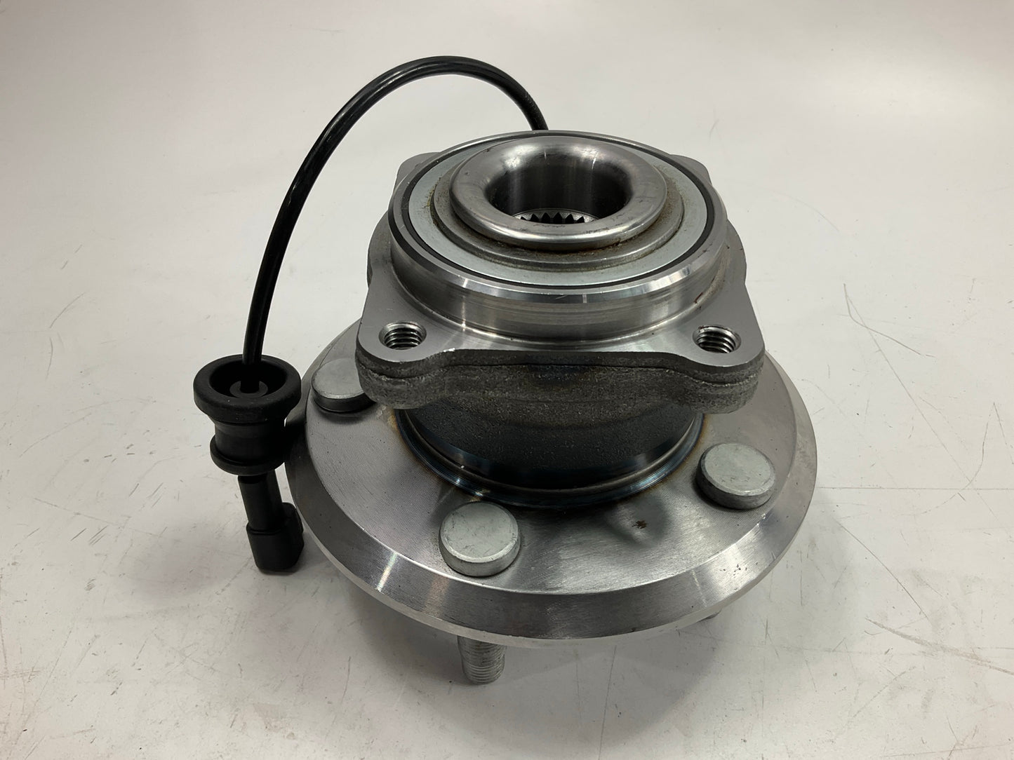 NEW - UNBOXED 512440 Wheel Bearing And Hub Assembly, Rear