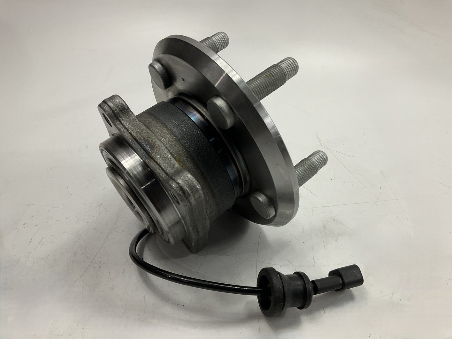 NEW - UNBOXED 512440 Wheel Bearing And Hub Assembly, Rear