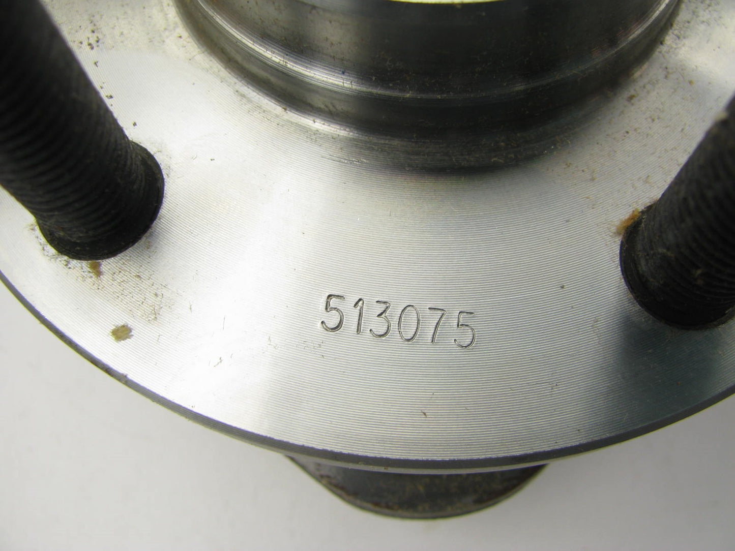NEW - OUT OF BOX - 513075 FRONT 5 Lug Wheel Bearing And Hub Assembly