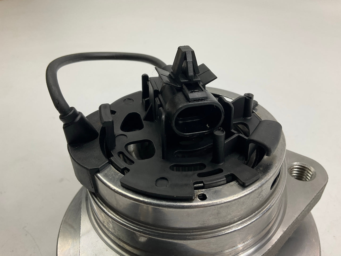NEW - UNBOXED 513214 Front Wheel Bearing And Hub Assembly