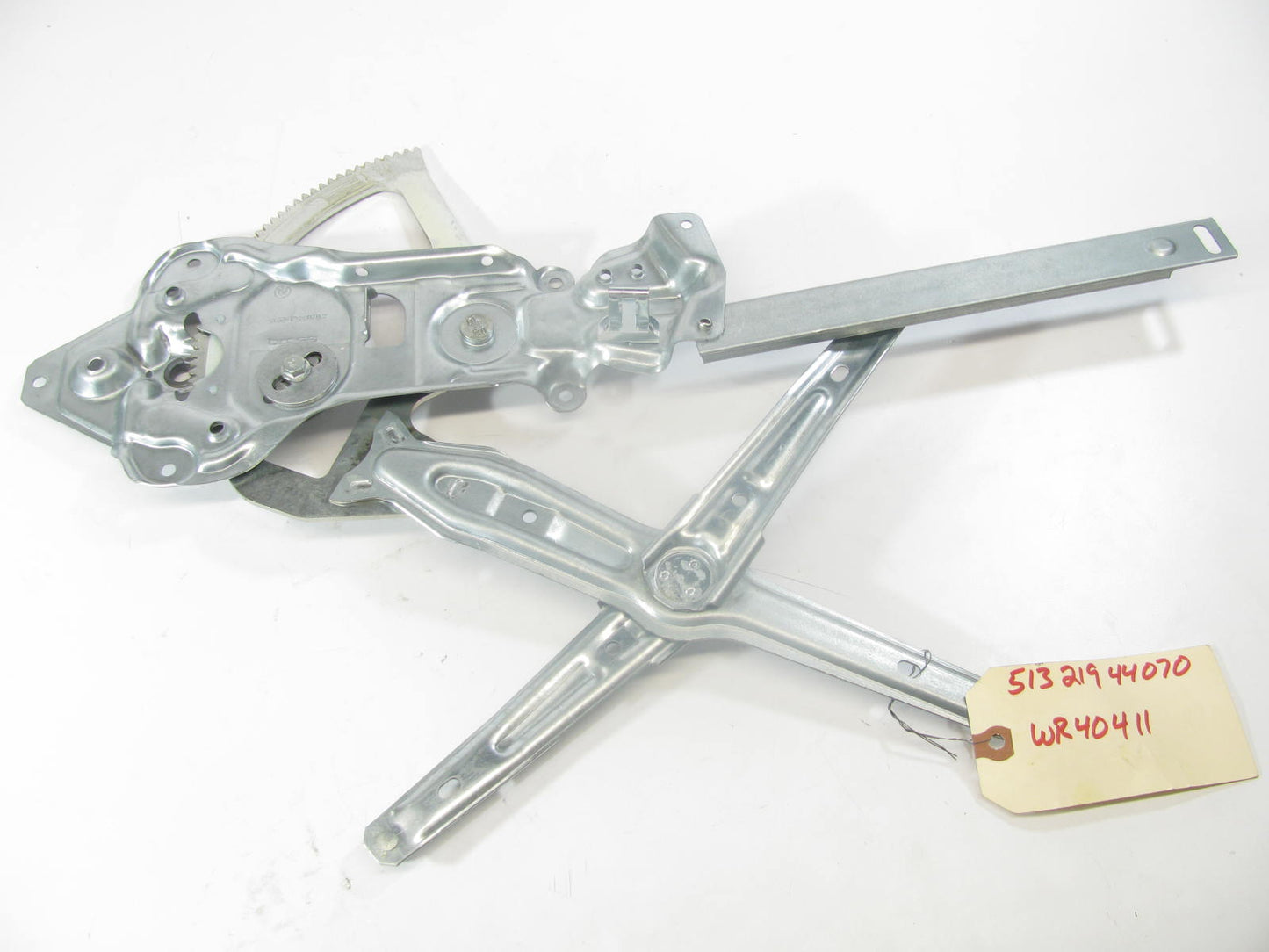 NEW - OUT OF BOX 51321944070 Front Right Window Regulator W/O Motor
