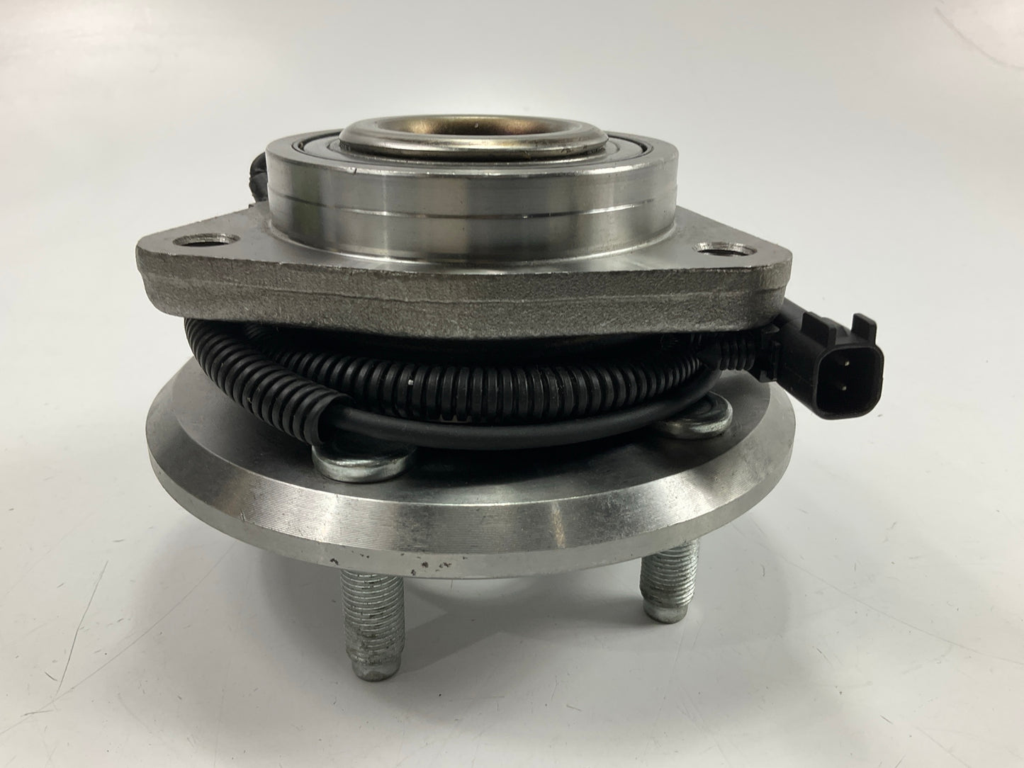 NEW - UNBOXED 513270 Front Wheel Bearing And Hub Assembly