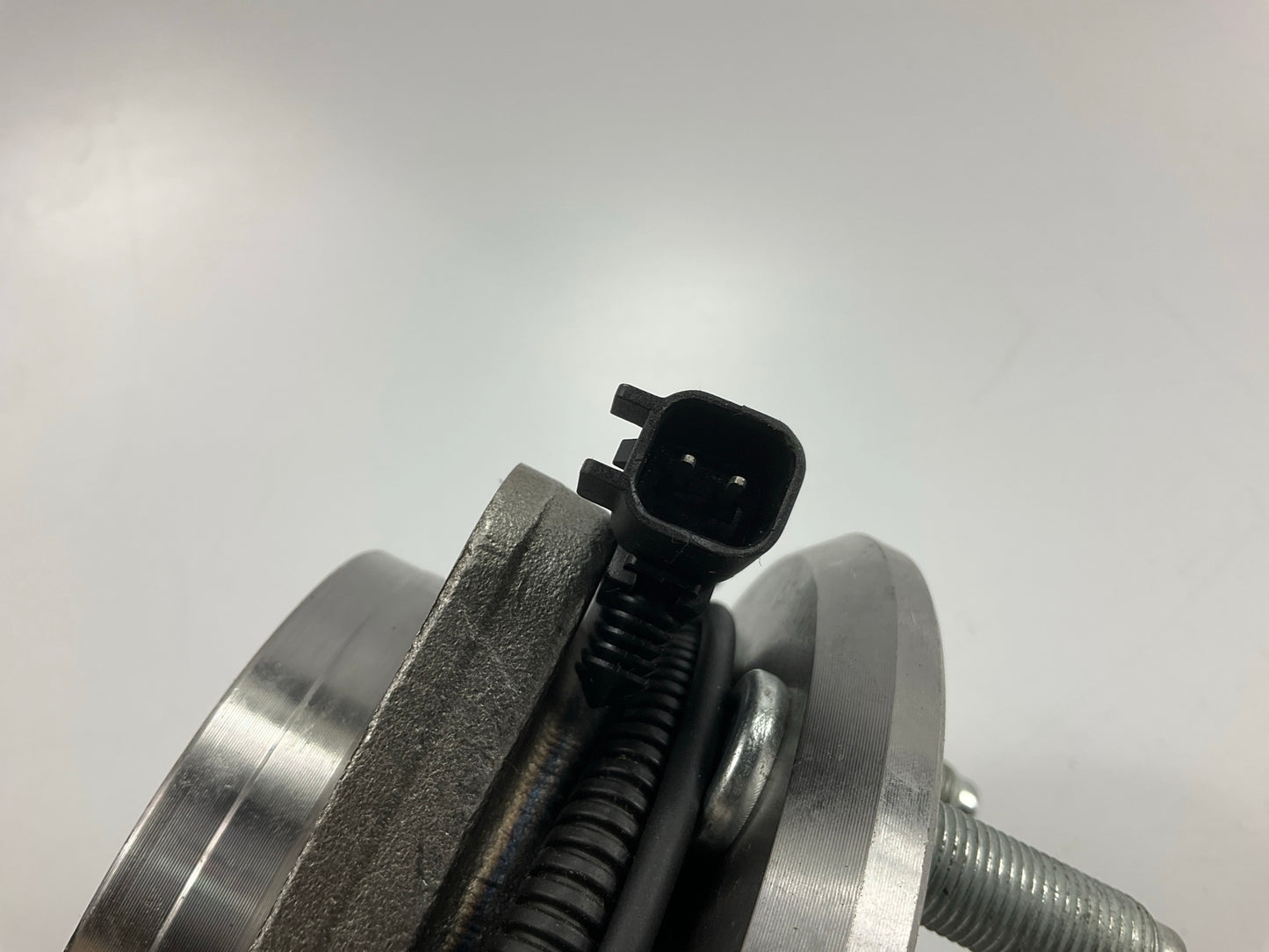NEW - UNBOXED 513270 Front Wheel Bearing And Hub Assembly