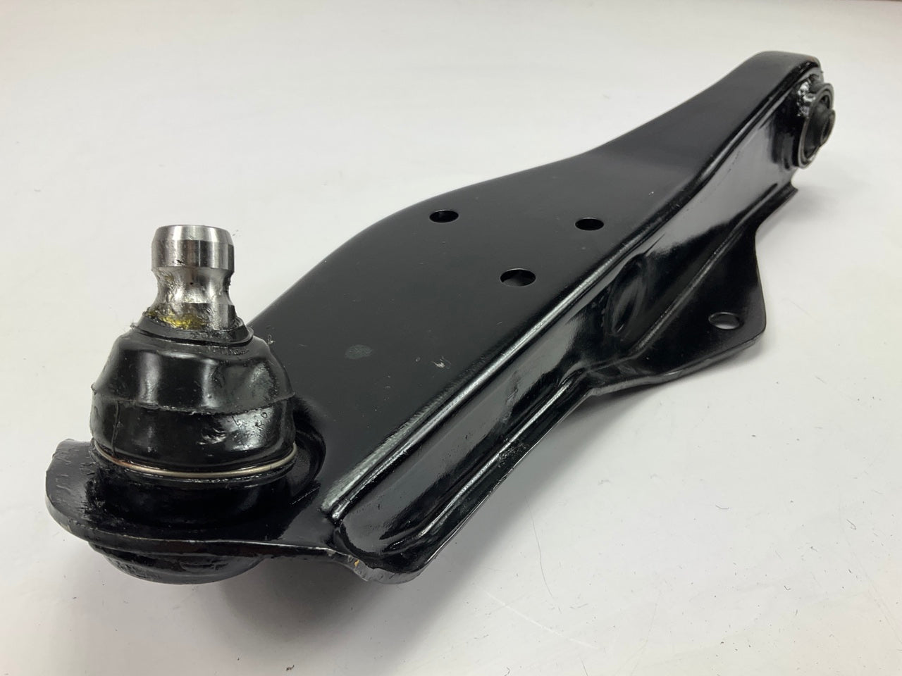 NEW UNBOXED 51360-SA5-013 Front Lower Left Control Arm & Ball Joint 82-83 Accord