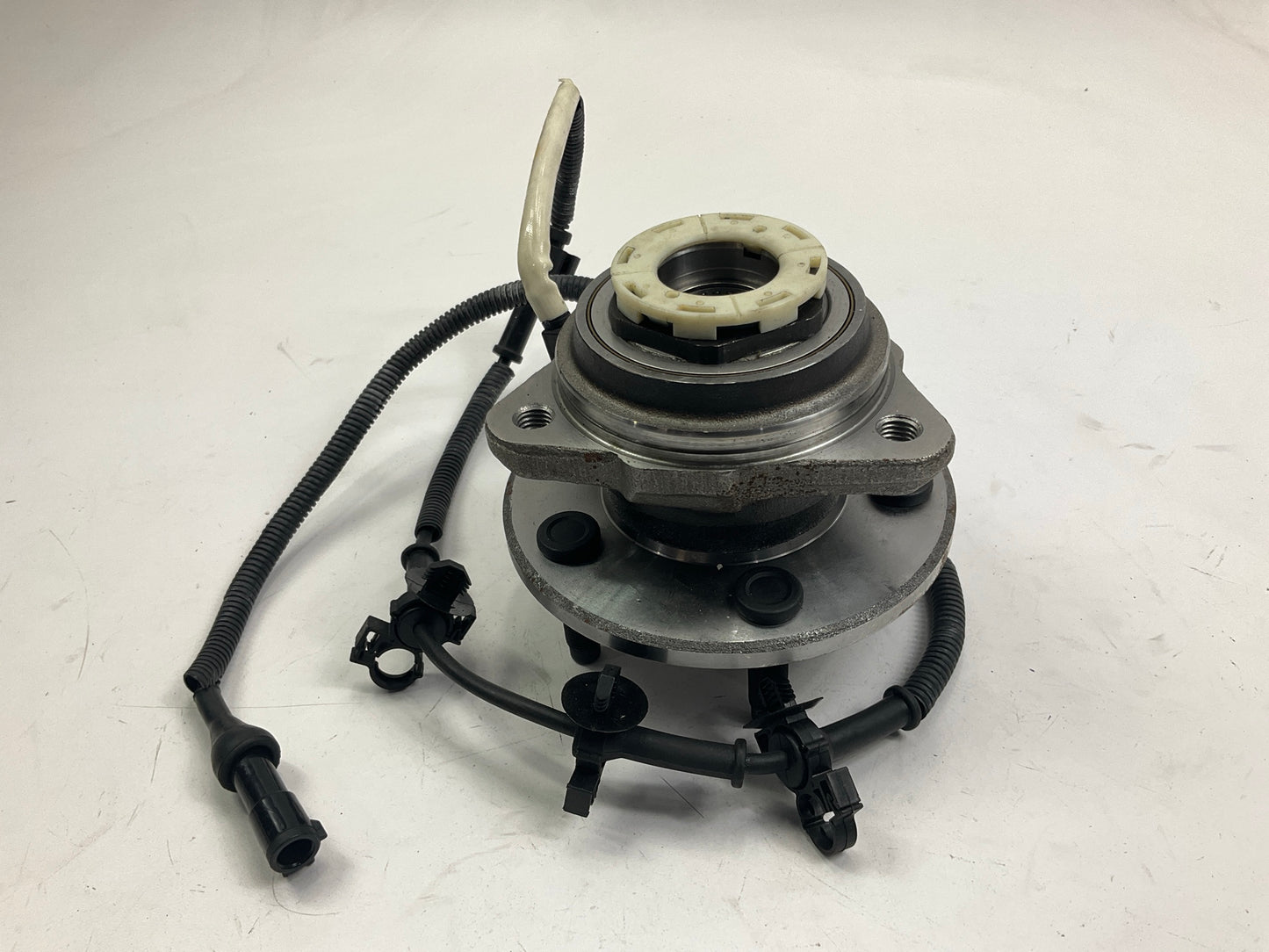 Broken Retainer Clip NEW Unboxed 515027 Front Wheel Hub Bearing 98-00 Ranger 4WD