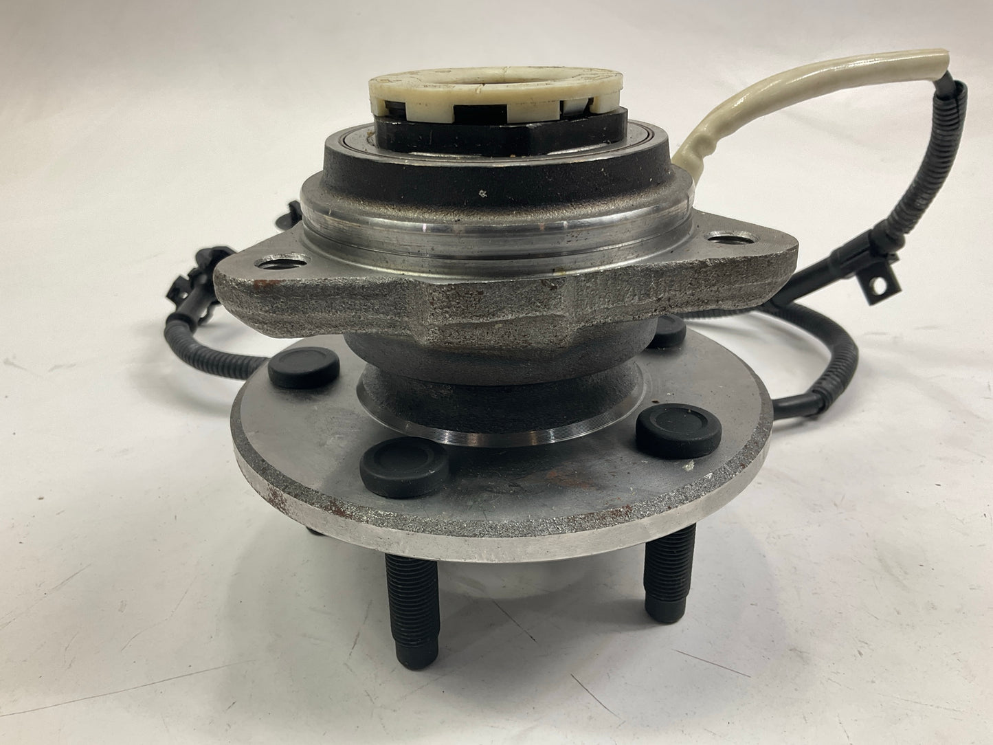Broken Retainer Clip NEW Unboxed 515027 Front Wheel Hub Bearing 98-00 Ranger 4WD